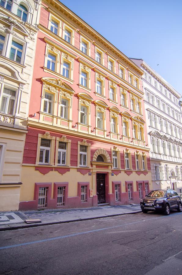 פראג Churchill Apartments מראה חיצוני תמונה